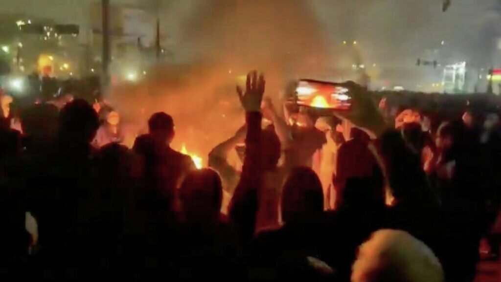 İran’da neler oluyor? ABD ve İsrail ülkeye müdahale eder mi?