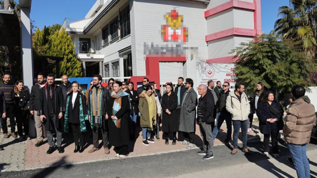 Karne günü velilere kötü sürpriz: “Okula geldiğimizde öğretmenler öğrencilerle ağlıyordu”