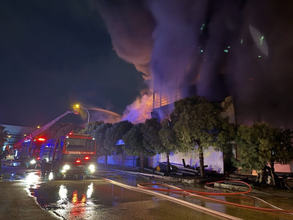 Kimyasal kaplama fabrikasında yangın