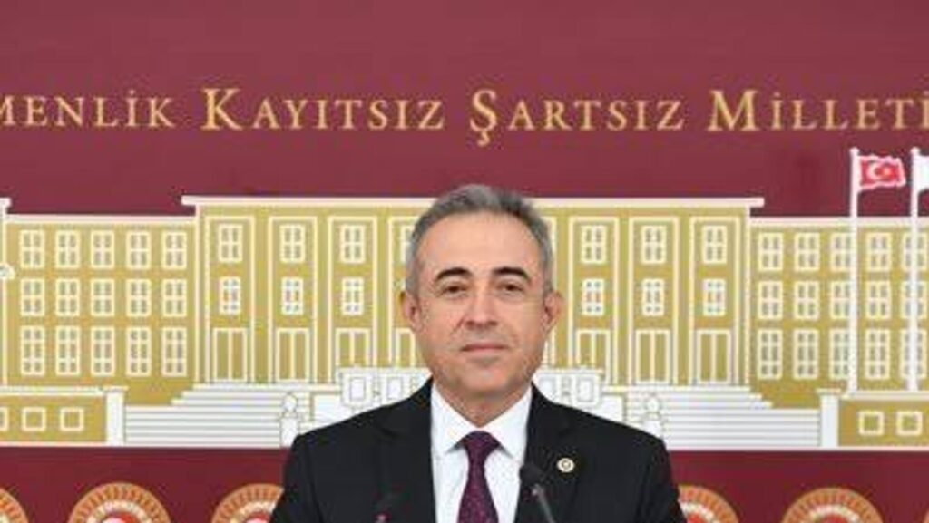 Milletvekili İrfan Karatutlu, DEVA Partisi’nden istifa etti