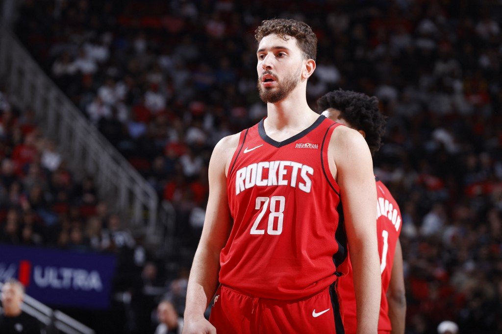 Sakatlıktan dönen Alperen sayılarına devam ediyor,  25 sayı attı attı 5 farkla kazandılar