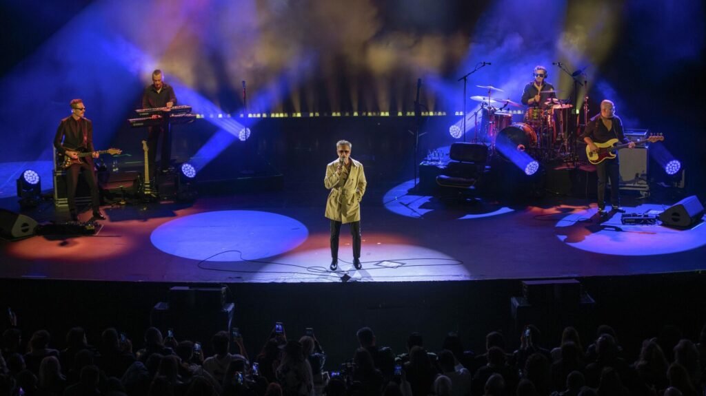 Teoman’dan çarpıcı itiraf: ‘Annem yıllarca şarkıcı olmamdan utandı’