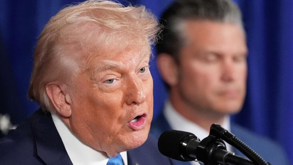 Trump: İran ile ticaret yapan ülkeler ABD ile olan ticaretlerinde yüzde 25 ek gümrük vergisi ödeyecek