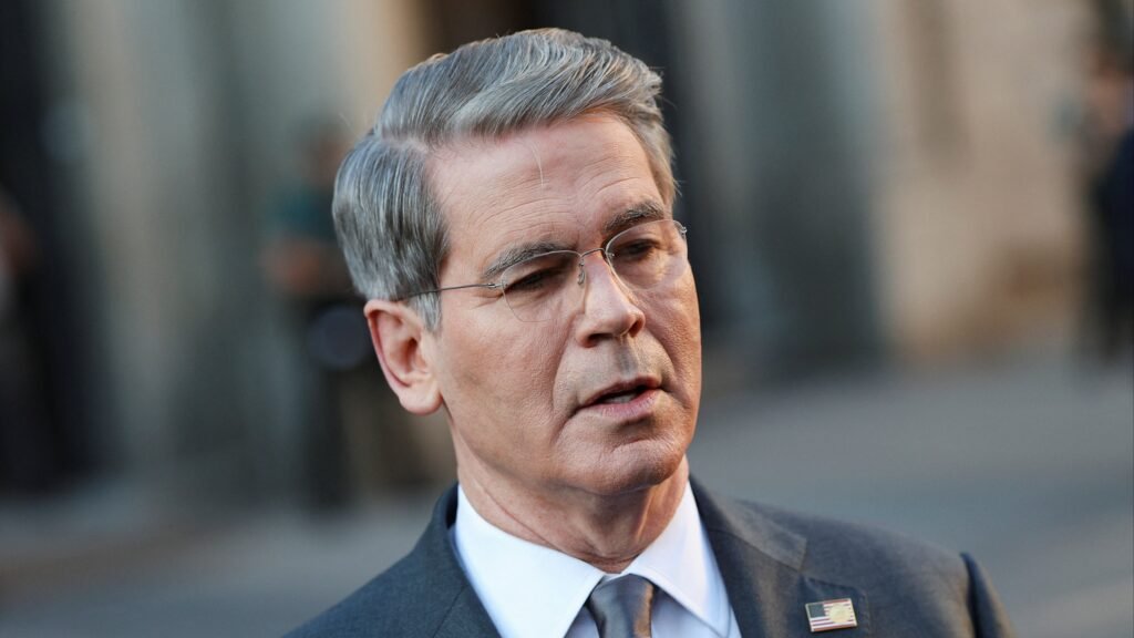 Trump Kabinesi’nde FED krizi, Hazine Bakanı “rahatsızım” dedi