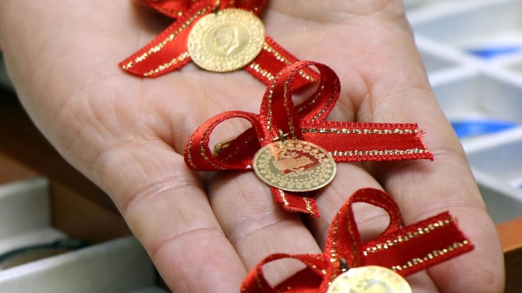 Türkiye ‘güvenli limandan’ ayrılmadı: Darphane, 2025’te 7 milyondan fazla çeyrek altın bastı