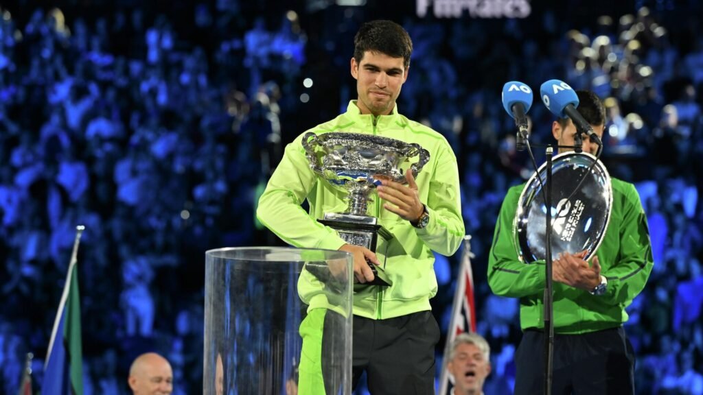 Avustralya Açık’ta Djokovic’i yenen Alcaraz kupanın sahibi oldu