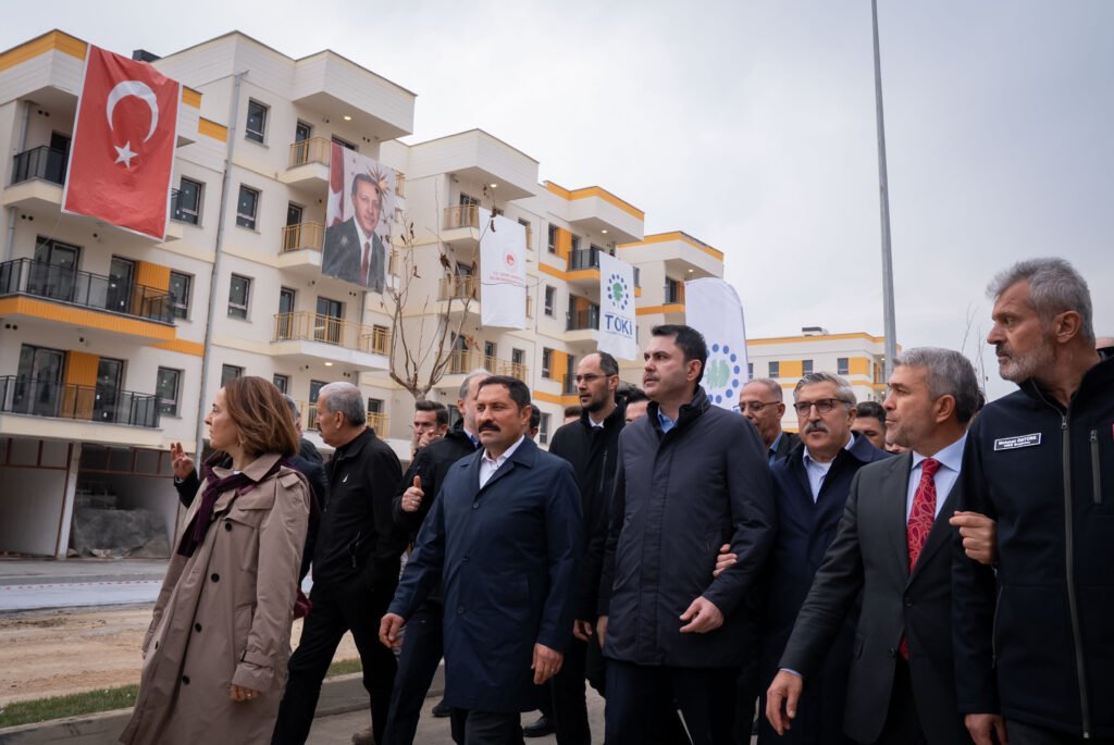 Bakan Kurum deprem seferberliğini anlattı. “11 ilde 3 bin 481 şantiye kurduk”