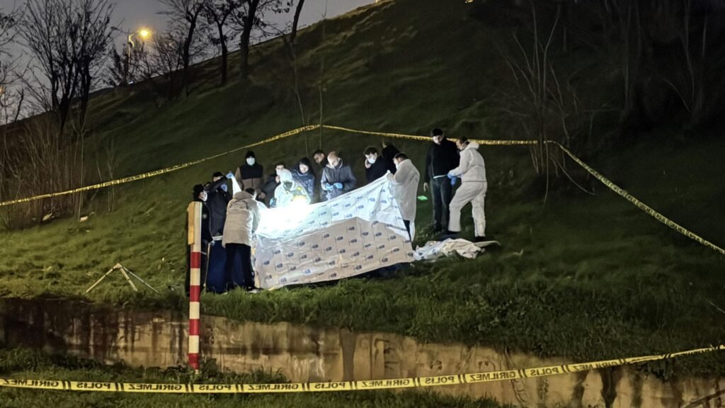 Bayrampaşa’da yol kenarında ceset bulundu: Polis soruşturma başlattı