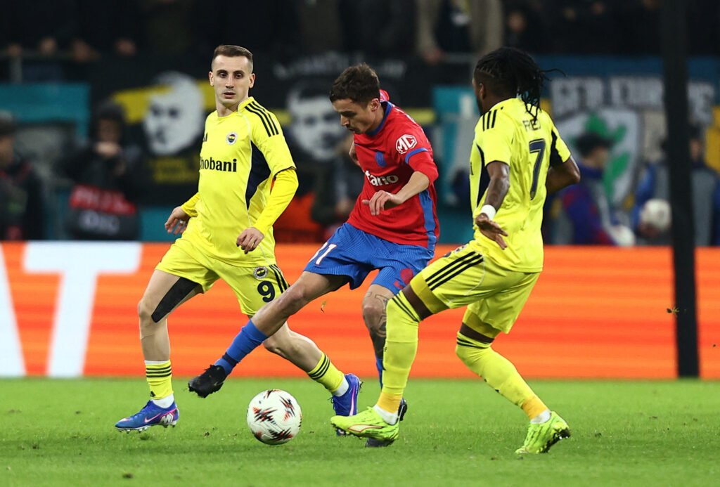 Beş ay forma giydi, Fenerbahçe tarihine geçti