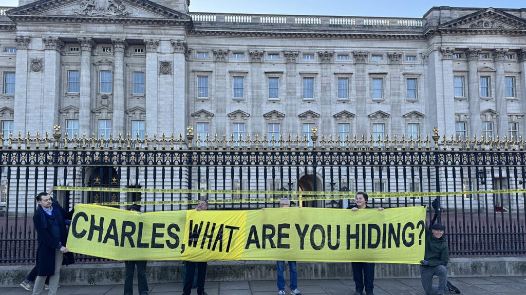 Buckingham Sarayı’nda “Epstein” protestosu