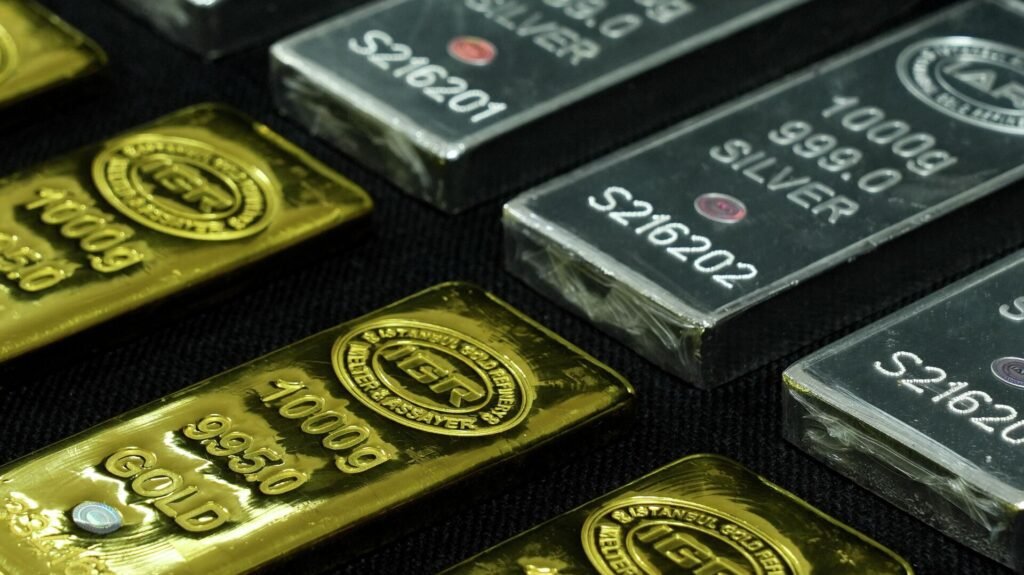 Dev bankadan altın tahmini: Ons fiyatı 6 bin doları aşabilir