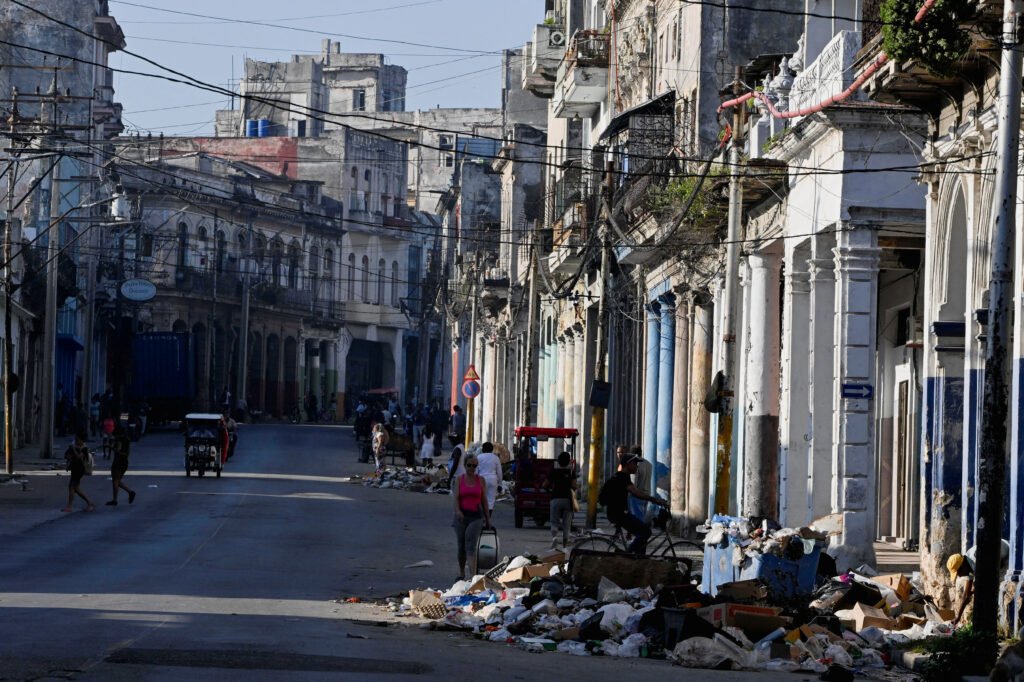 Elektrik kesik, yakıt bitti, halk meslek değiştiriyor. Küba’da kriz büyüyor