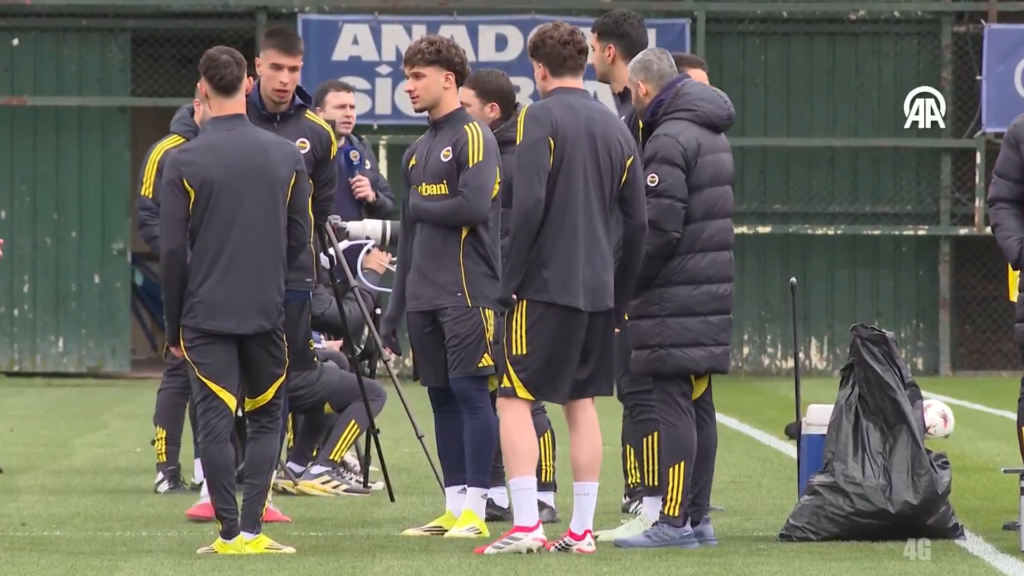 Fenerbahçe’nin yeni transferi ilk idmanına çıktı: Nottingham Forest maçı öncesi sahada