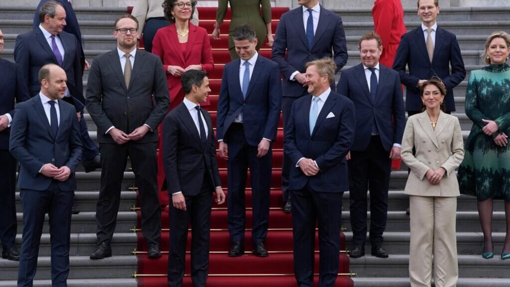 Hollanda’da yeni dönem: Savunma Bakanı Ankara doğumlu Dilan Yeşilgöz