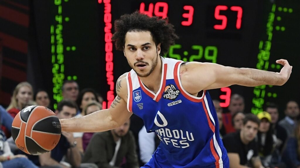 İbrahim Kutluay’ın iddiasına Anadolu Efes’in yıldızı Shane Larkin’den sert tepki: ‘Acınası, kıskanç, hasetli’