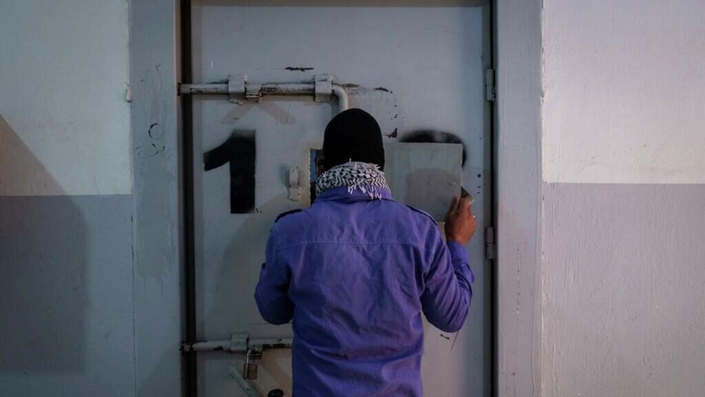 Irak: Suriye’den 5 binden fazla IŞİD bağlantılı tutuklu cezaevlerine nakledildi