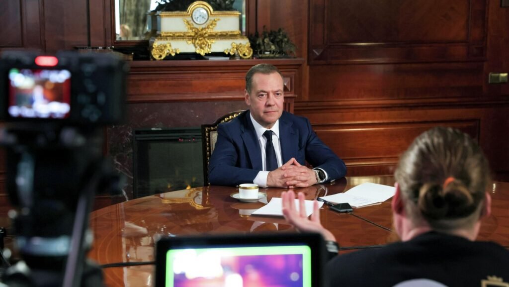 Medvedev: Rusya küresel bir çatışma istemiyor