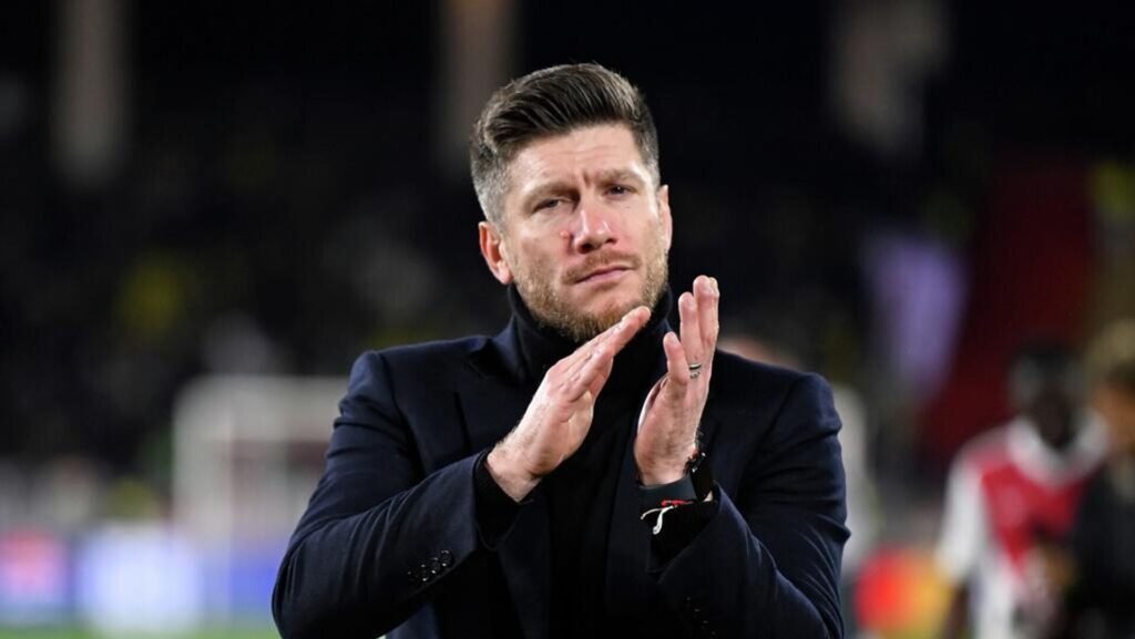 Monaco kulübü diplomasız teknik direktörü için her maç 25 bin euro ceza ödüyor