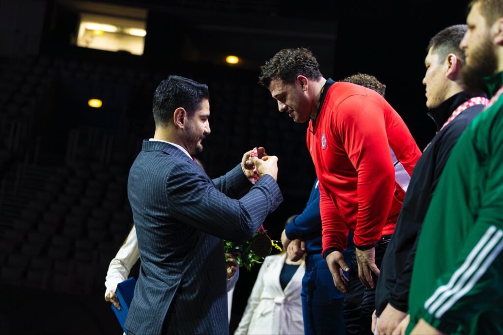 Rıza Kayaalp, mindere altınla döndü