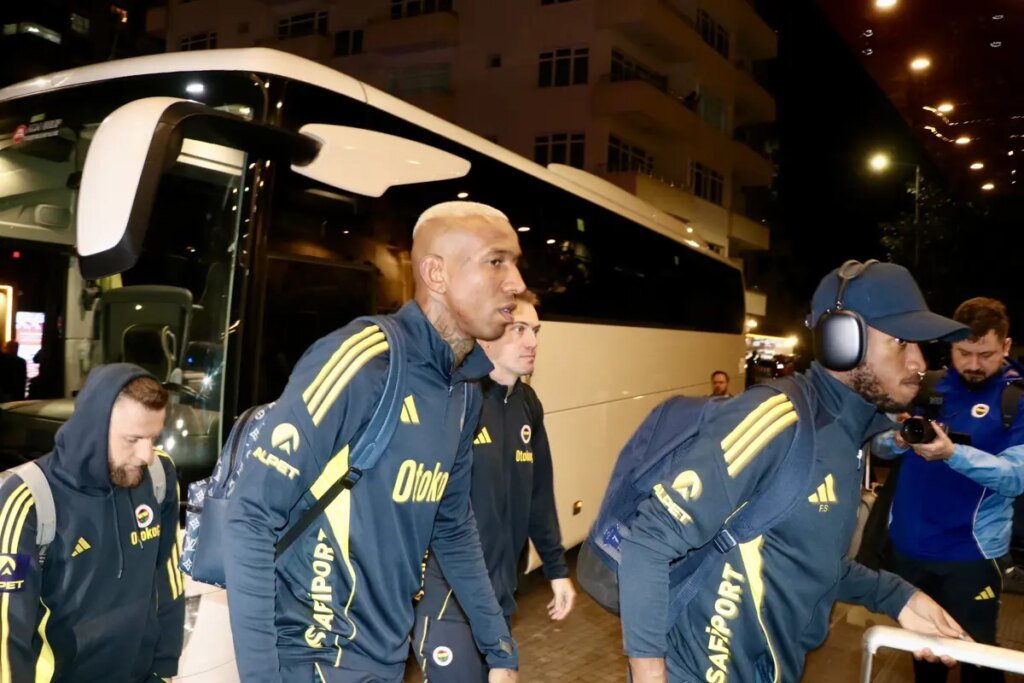 Sadettin Saran kafileye eşlik etti. Fenerbahçe, Trabzon’da