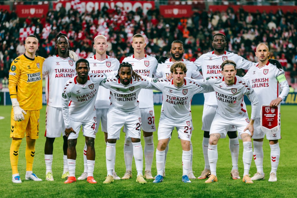 Samsunspor tarih yazmaya devam ediyor, Konferans Ligi’nde son 16’ya kaldı