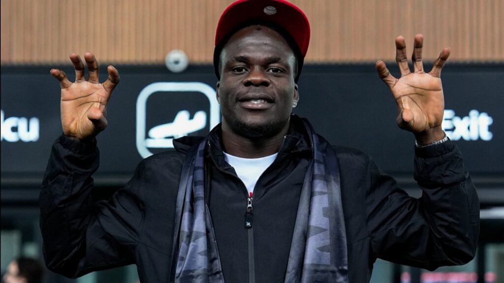 Süper Lig’e damga vurmuştu, Olaitan Beşiktaş için İzmir’den İstanbul’a gitti