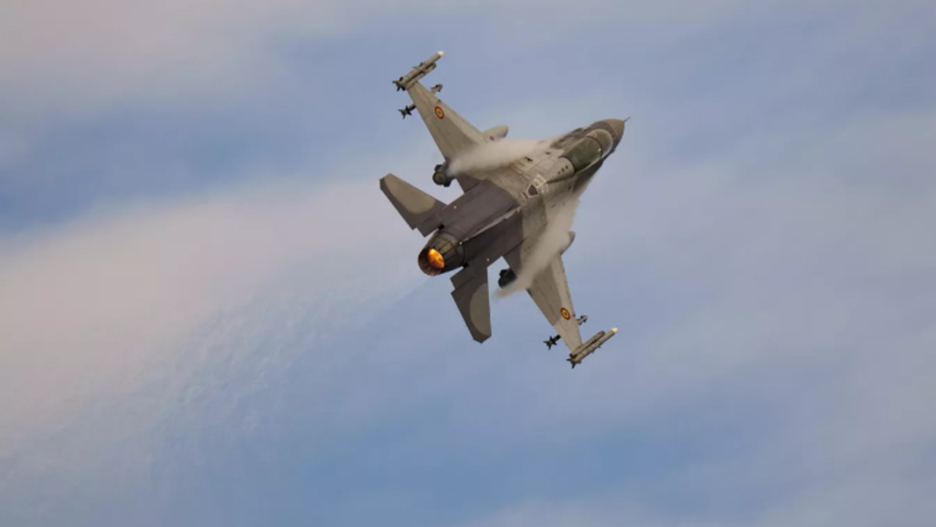 Ukrayna ordusundaki F-16 jetlerini ABD ve Hollanda pilotları uçuruyor