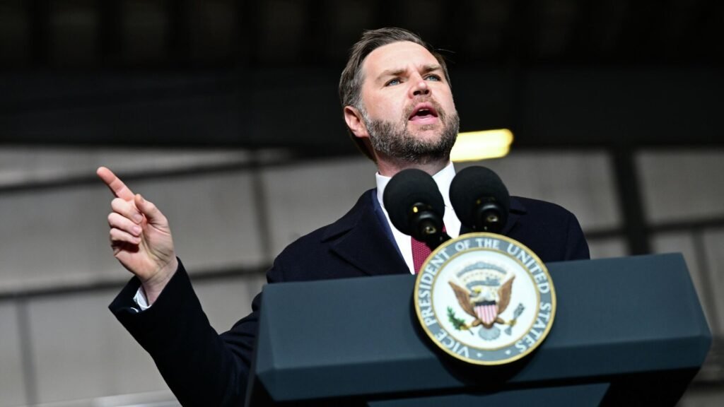 Vance’tan İran’a tehdit: Sorunu diplomasi yoluyla çözmek istiyoruz ama başka seçenekler de var