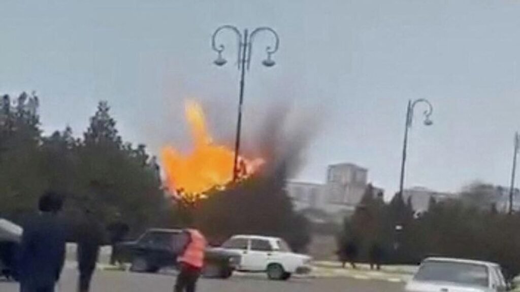 Arakçi ve Bayramov Nahçıvan’daki patlamaları görüştü