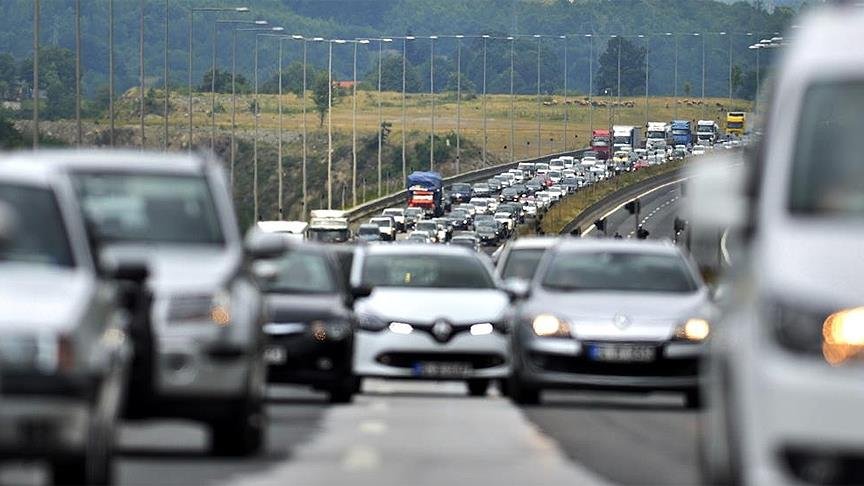 Bayram trafiğinde dikkat. Şehir içi 5 şehir dışı 10 kilometre. Yeni cezalar yürürlükte, radarlar çalışıyor