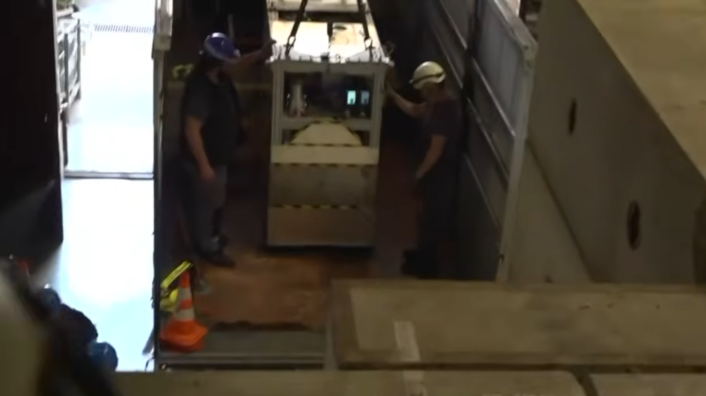 Bilim insanları antimaddeyi ilk kez yola çıkardı: Son derece hassas test başladı