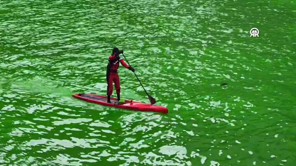 Chicago Nehri ‘Aziz Patrick Günü’ için yeşile boyandı