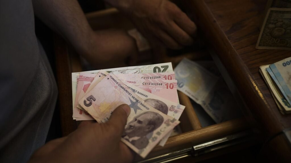 Dev banka Türkiye için yıl sonu enflasyon beklentisini yükseltti