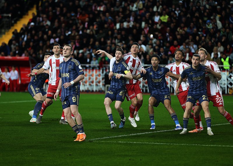 Fenerbahçe, Antalya’da iki puan bıraktı