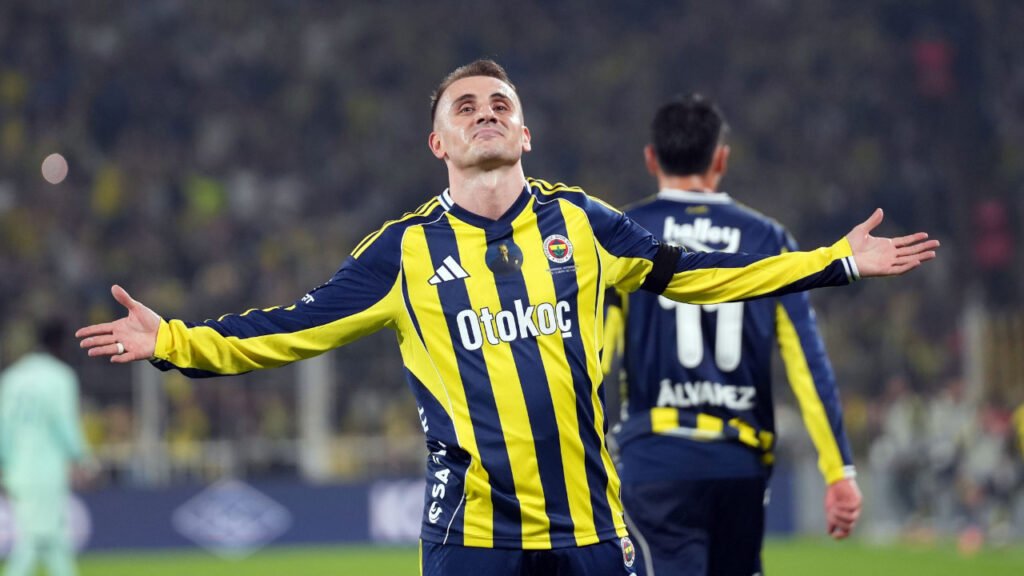 Fenerbahçeli eski yöneticiden Kerem Aktürkoğlu iddiasına yanıt. “Camiamız kenara not ediyor”