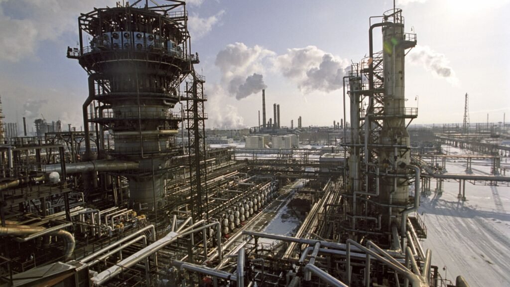 Fransız uzman: Yaptırım politikası ve Rus enerji kaynaklarından vazgeçilmesi bumerang etkisiyle Avrupa’yı vurdu