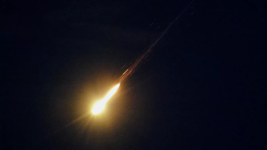 İran, İsrail’in havacılık ve uzay tesislerine saldırdı