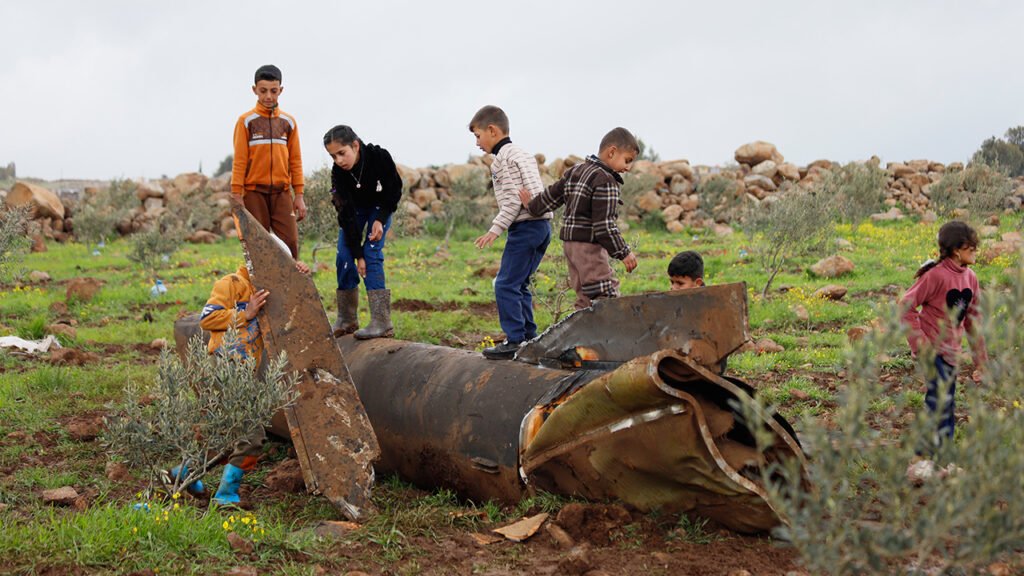 İran roketinin parçaları Suriye’ye düştü