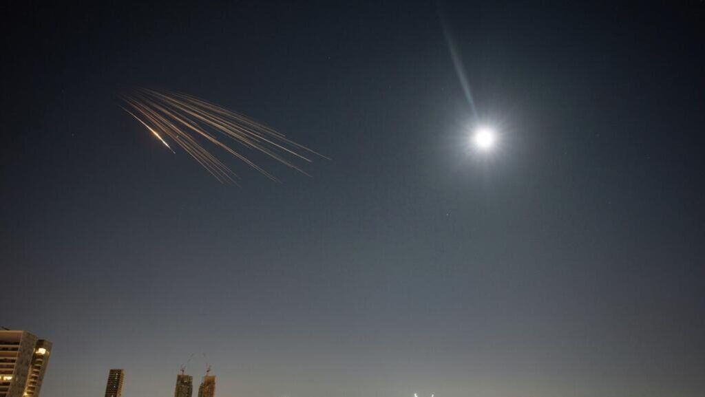 İsviçreli eski istihbarat subayı: İran füzeleri İsrail’deki hedefleri nispeten kolay vuruyor