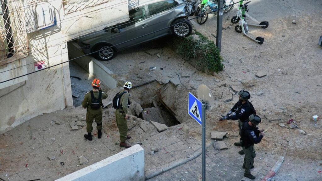 İtalyan uzman: Hizbullah ve İran, İsrail’in haberleşme sistemlerini baskılıyor