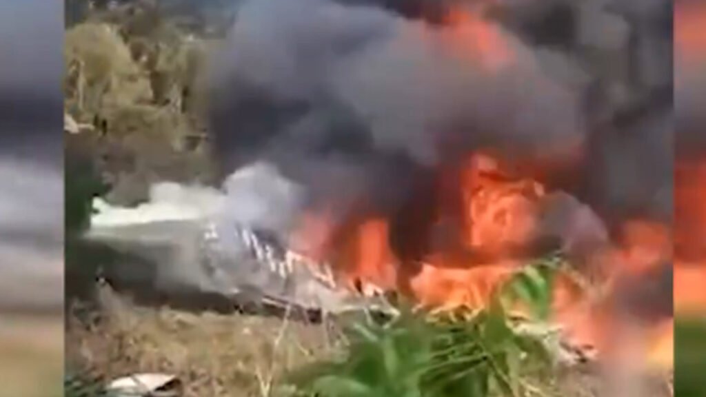 Kolombiya’da askeri nakliye uçağı düştü