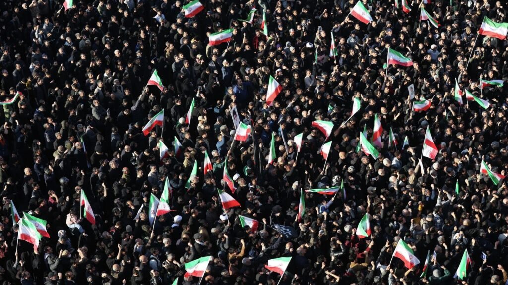 Lübnanlı siyaset bilimci: İran, tarihsel olarak uzun vadeli direniş kapasitesini kanıtlamıştır