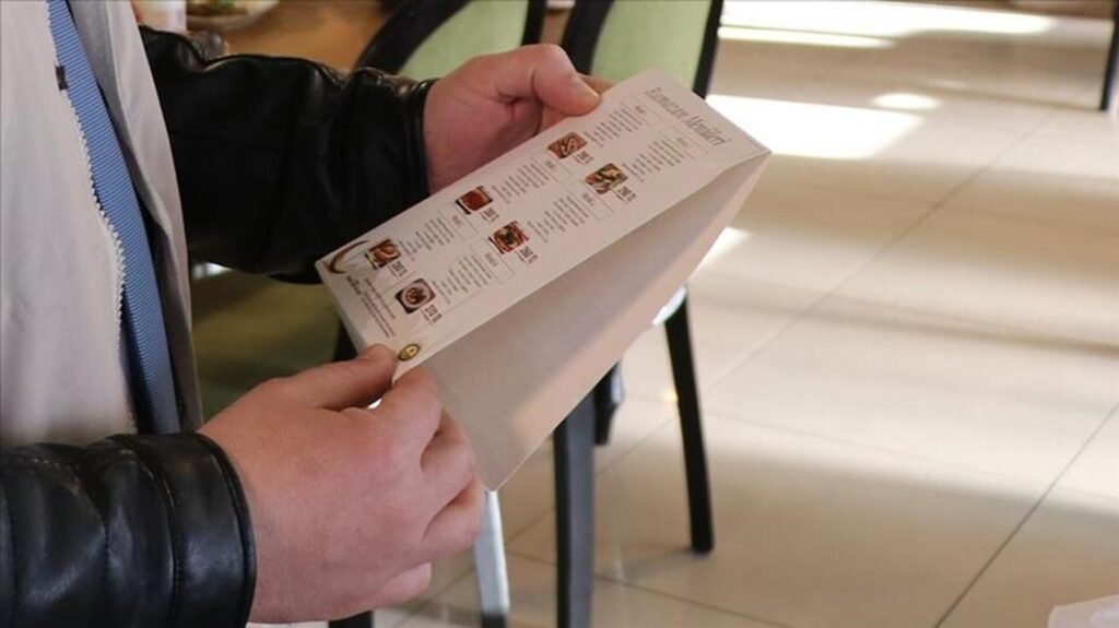 Restoranlarda menüler kalınlaşıyor: Ayrıntılı hale gelecek, yiyeceklerin içerikleri ve kalori miktarı da yer alacak