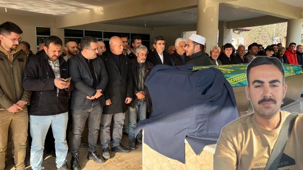 Tabutunun üzerine damatlığı konuldu. Babası olaya şahit olmuş: “Aynaya baktığımda oğlumun aracı alev almıştı”