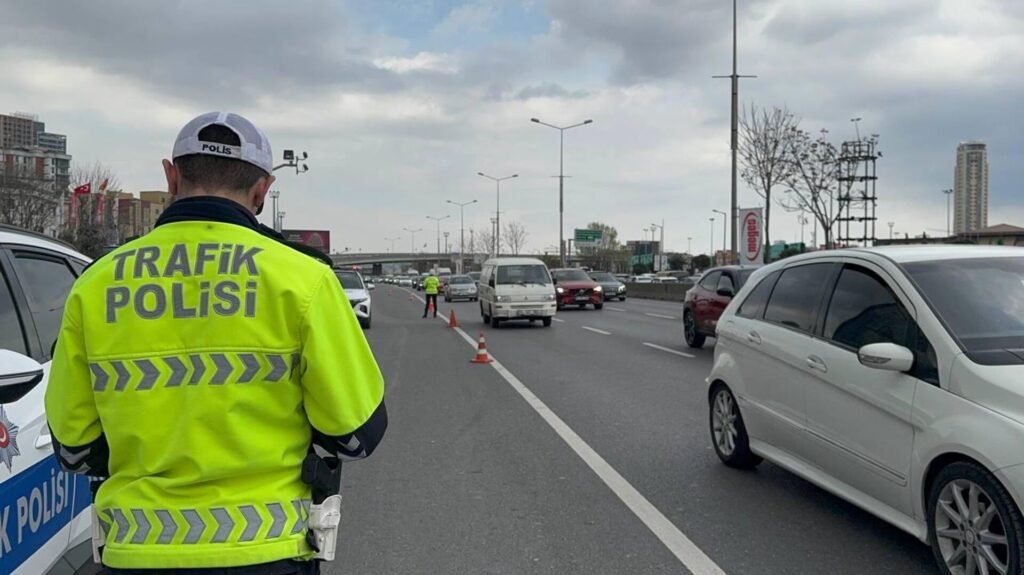 Trafikte kavga eden 2 kişiye 360 bin TL ceza verildi, adli işlem başlatıldı